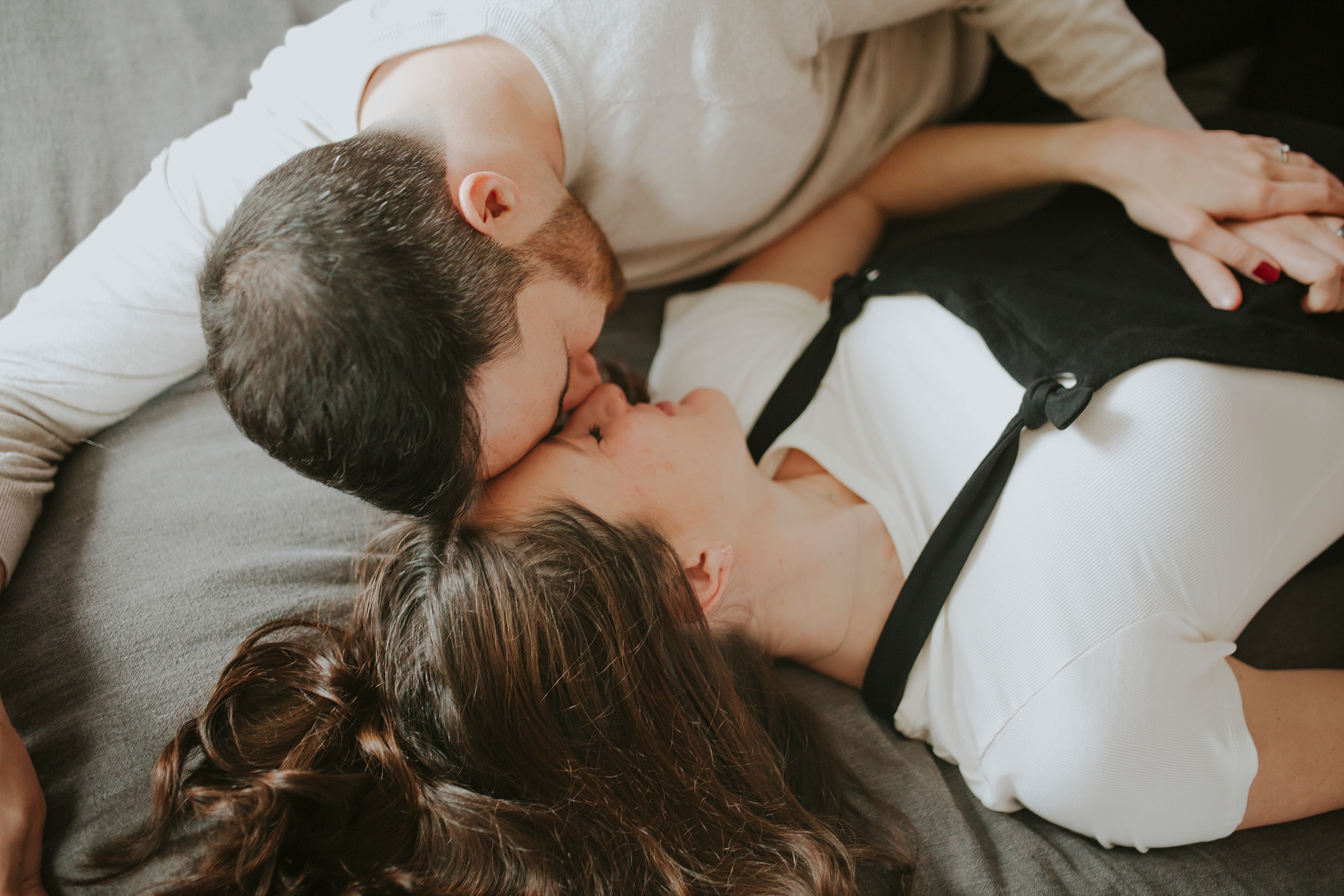 Indiana At-Home Maternity | Kat & Ericโs Session