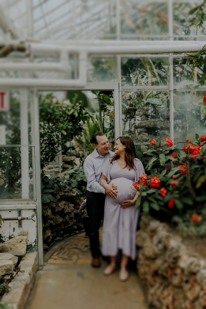 Oak Park Conservatory Maternity | Serene Session Guide