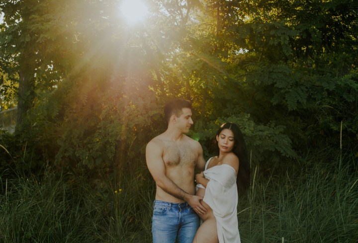 Indiana Dunes Maternity Session | Early Morning Portraits