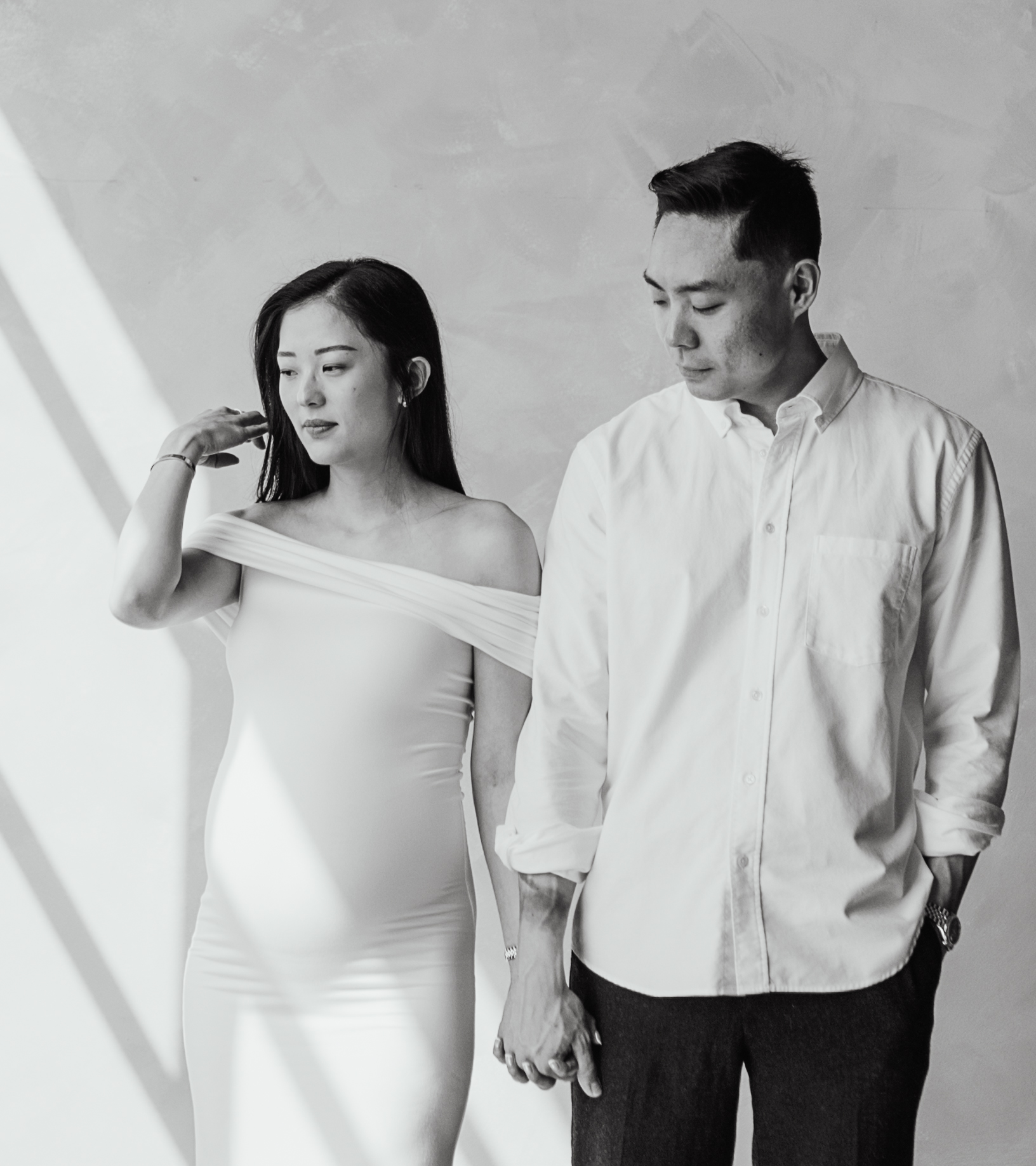 Chicago Bridgeport maternity photographer full-length black and white portrait